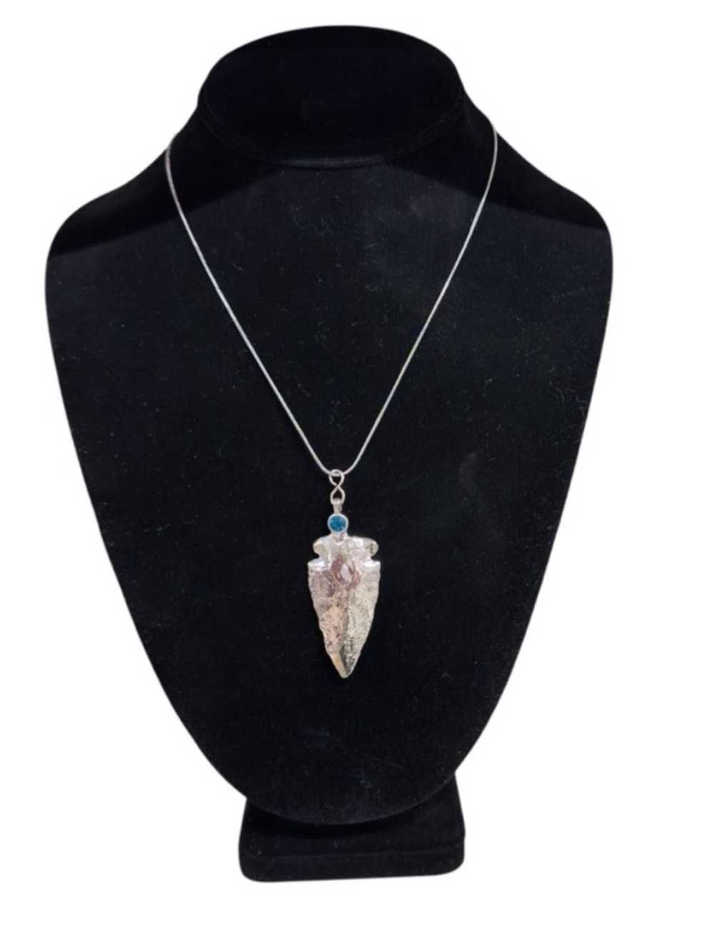 UNBRANDED SILVER Plated AGATE Arrowhead
STATEMENT Necklace With Blue RHINESTONE
